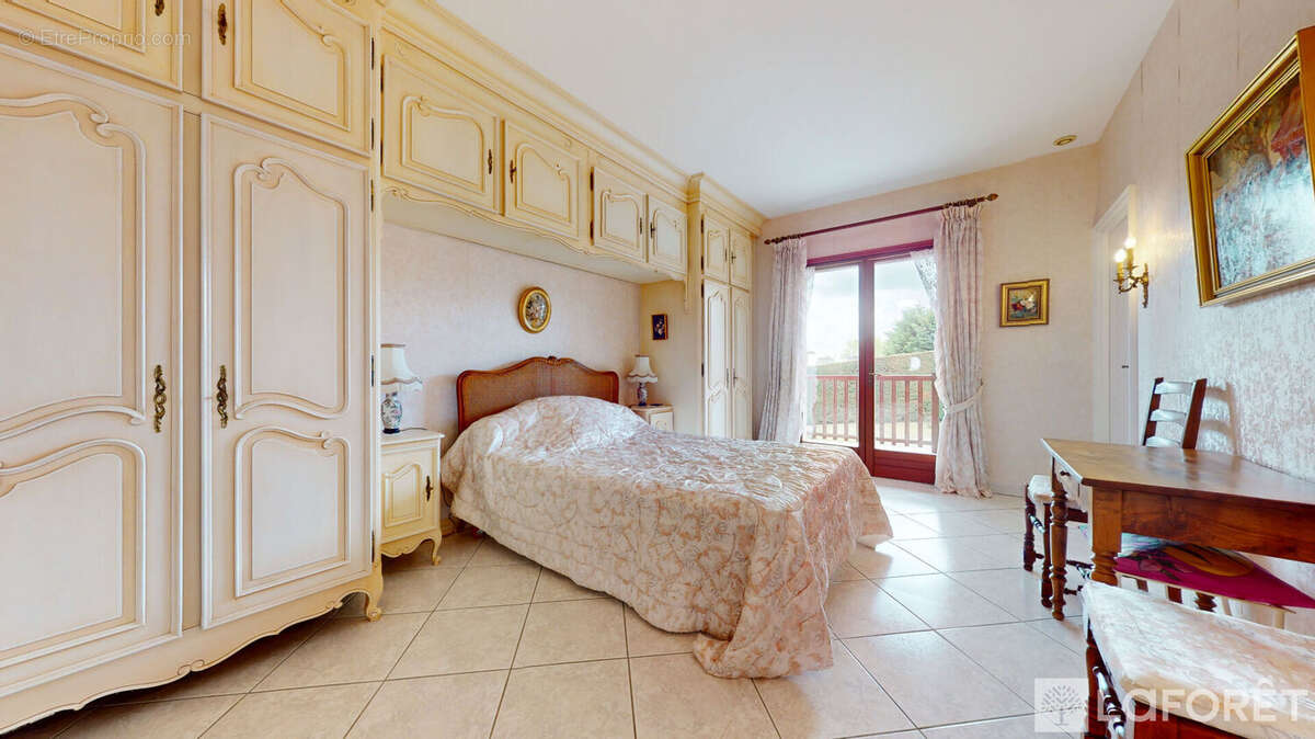 Maison à LACHASSAGNE