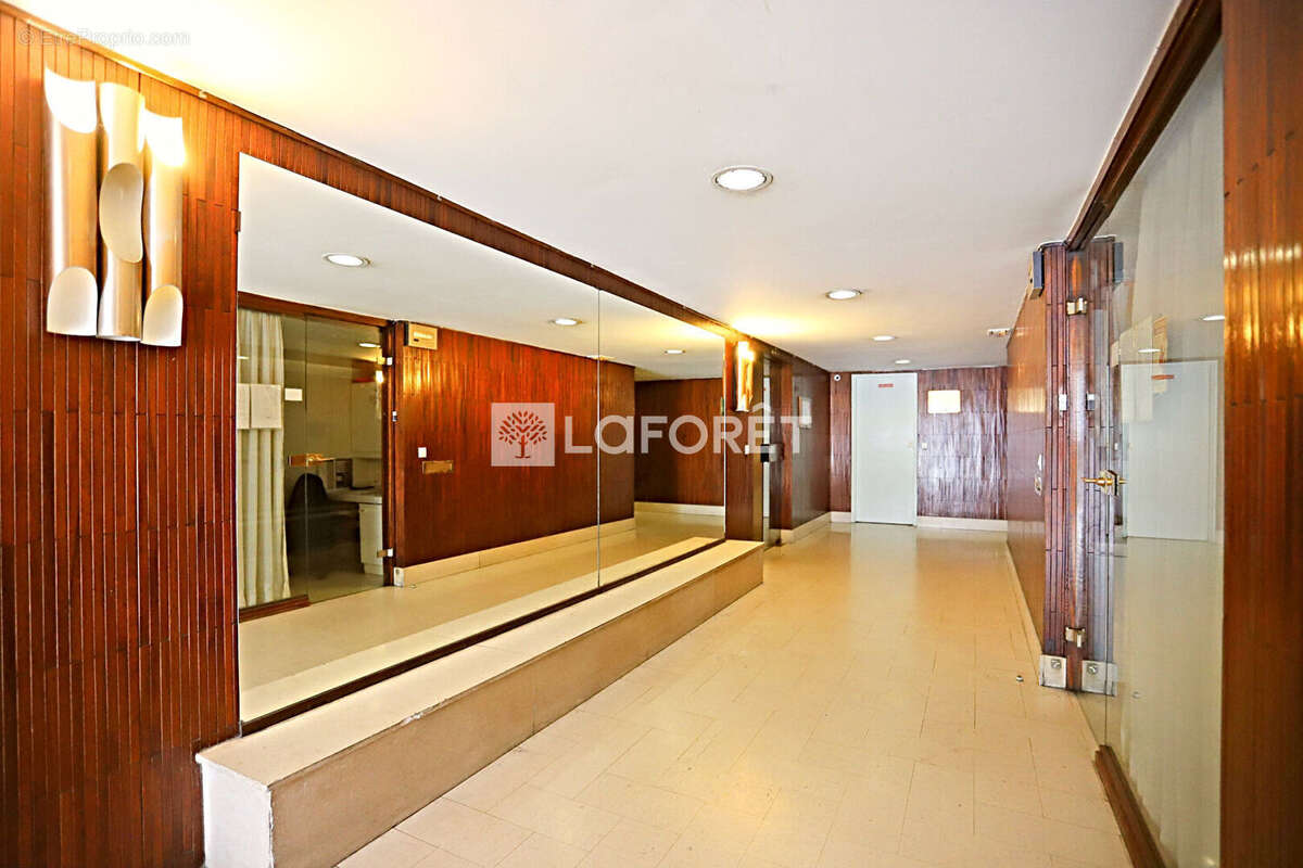 Appartement à PARIS-14E