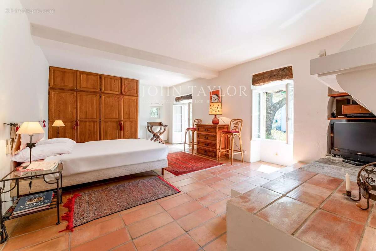 Maison à GORDES
