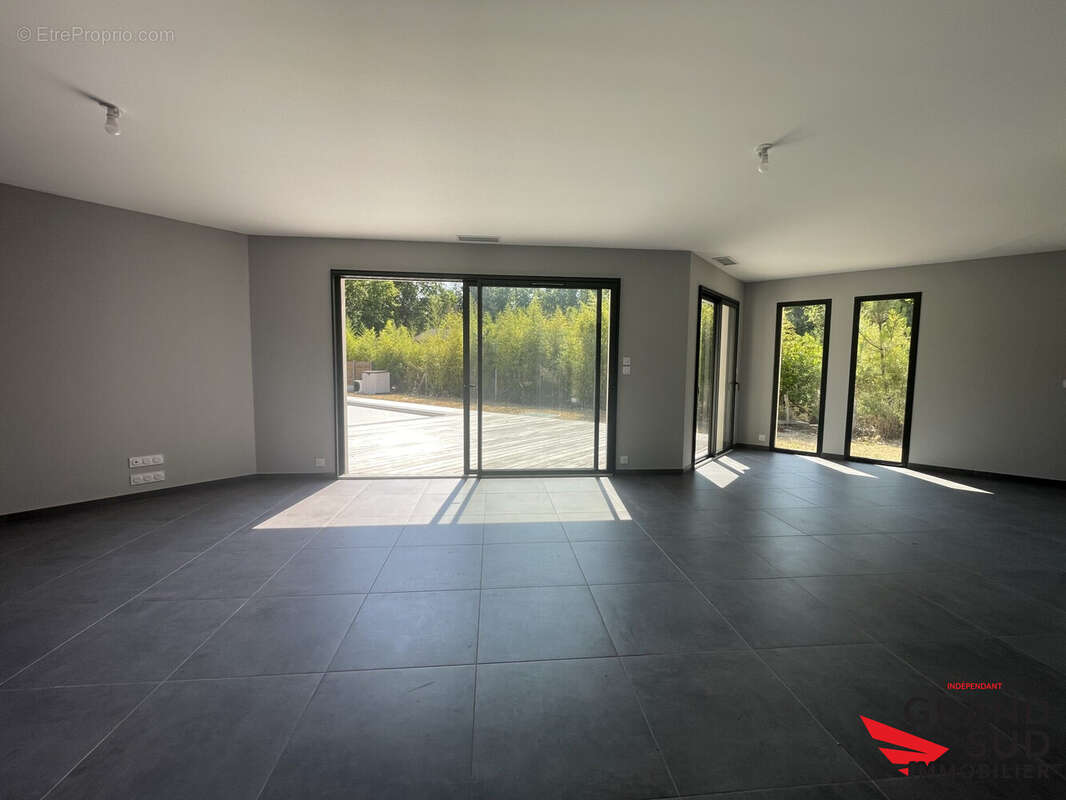 Maison 140 m² à Saint-Aubin-De-Medoc  - photo 3