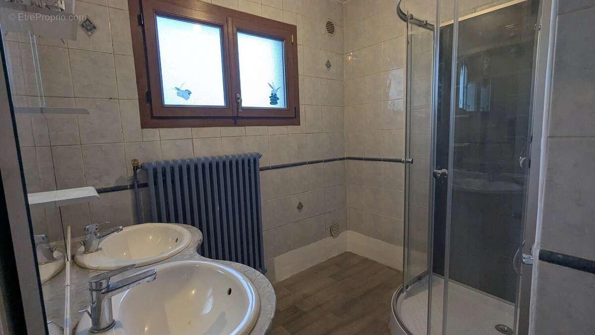 Maison à MONTMORILLON