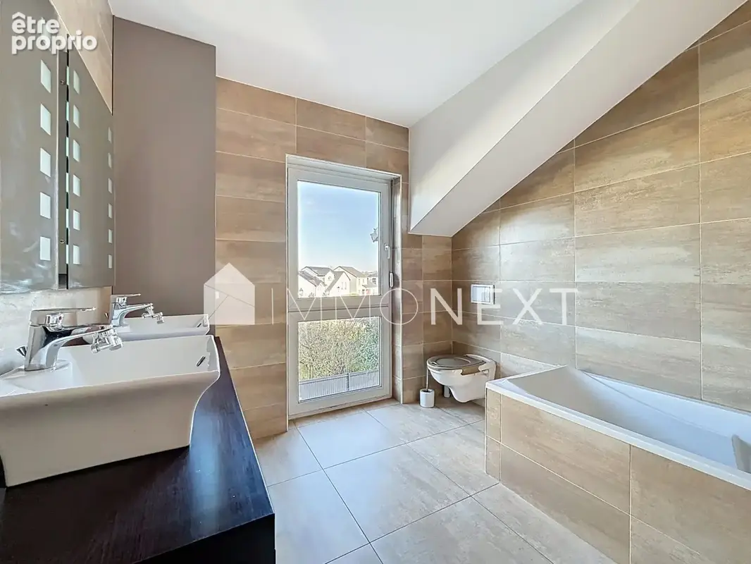 Maison 99 m² à Roussy-Le-Village  - photo 8