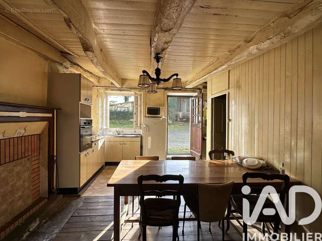 Maison 132 m² à Saint-Malo-Des-Trois-Fontaines  - photo 8
