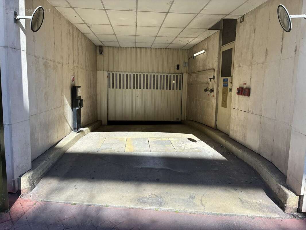 Parking à LEVALLOIS-PERRET