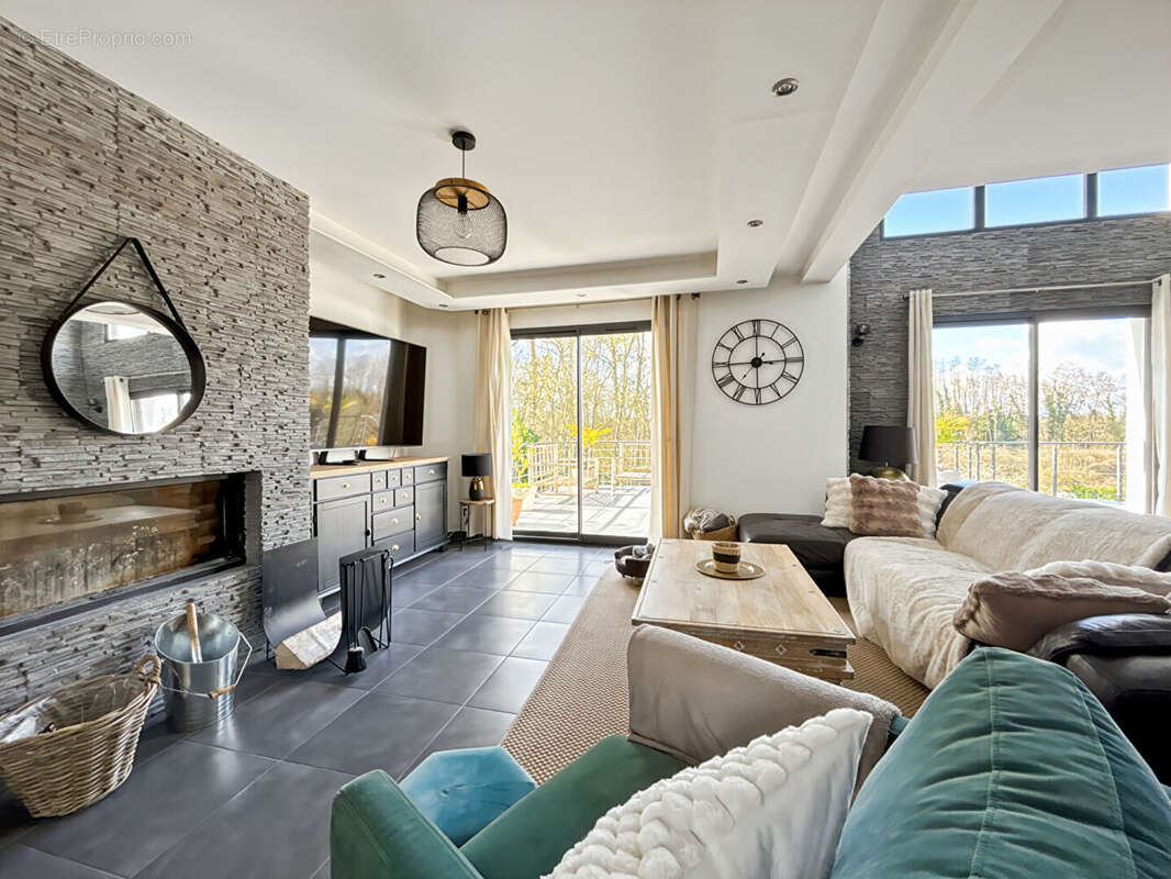 Maison à MENERVILLE