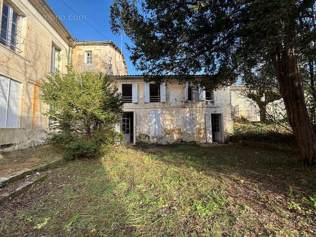 Maison à MONTGUYON