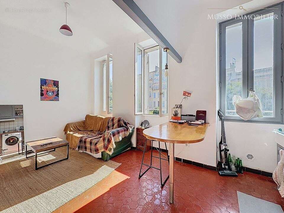 Appartement à MARSEILLE-6E