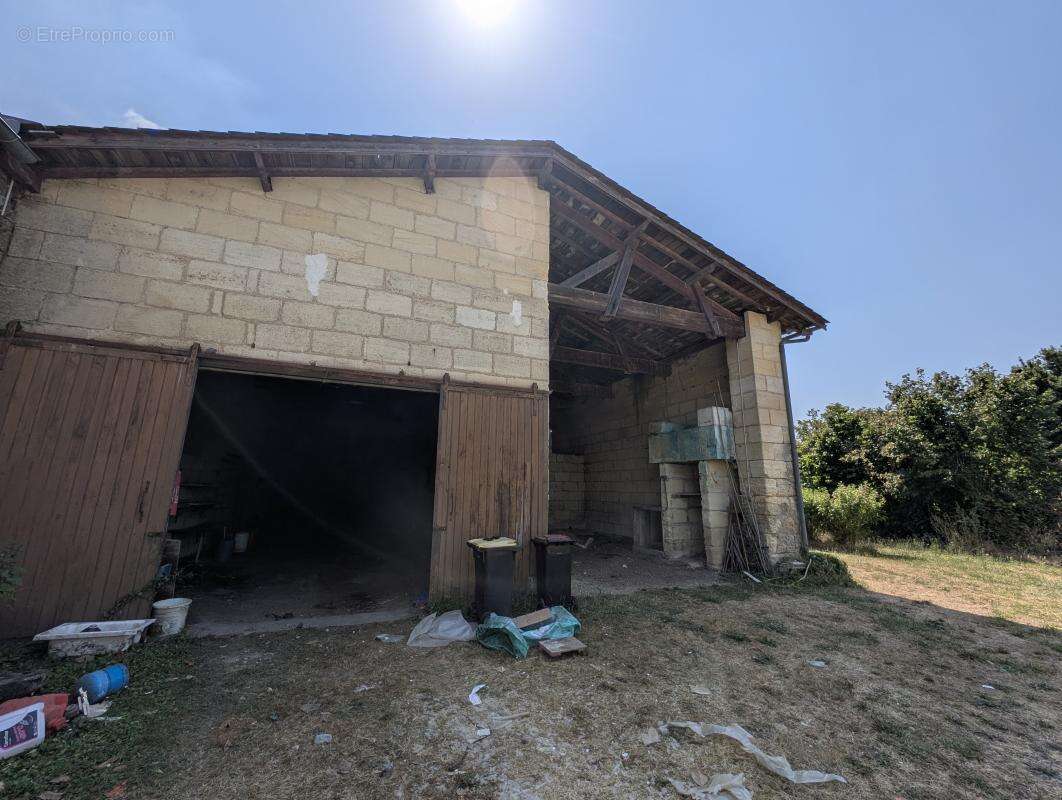 GENISSAC maison 38 m² + dépendance 97 m² – 95 000 € - photo 2
