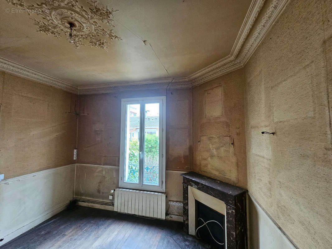 Maison à SAINT-MAUR-DES-FOSSES