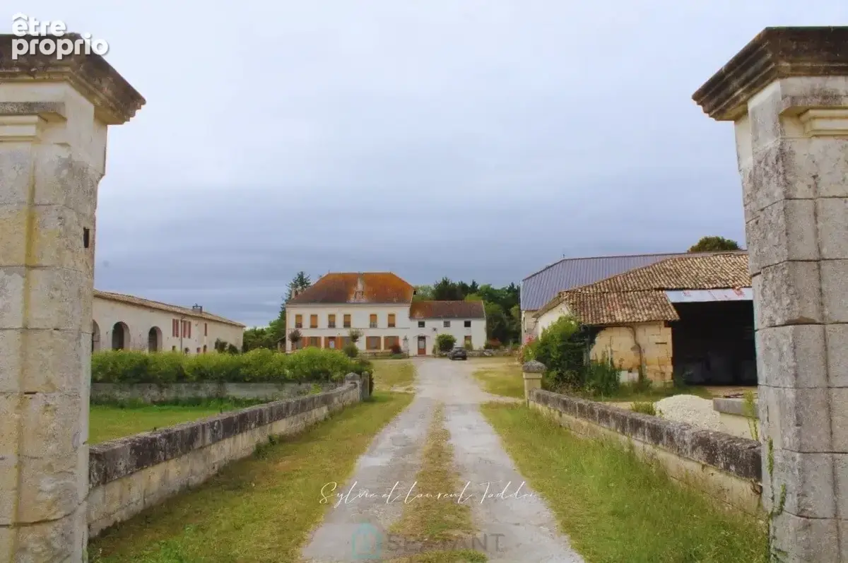 Propriete agricole, ancien domaine de chasse de 117 ha proche de jonzac - photo 2