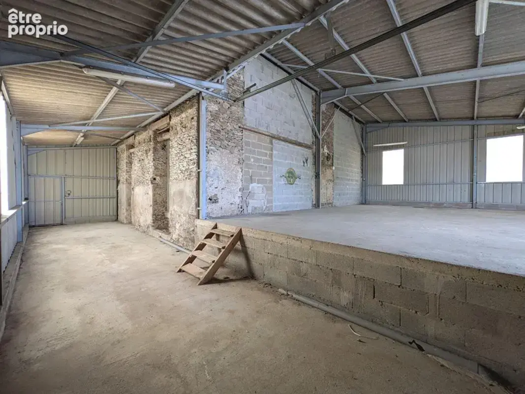 Bâtiment 155m² sur terrain de 200m², bourg Saint Julien de Concelles (44450) - photo 3