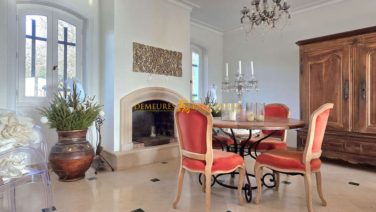 Maison à FOUQUEBRUNE