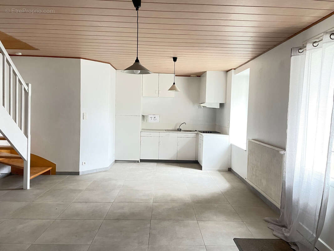 Appartement à CORAY