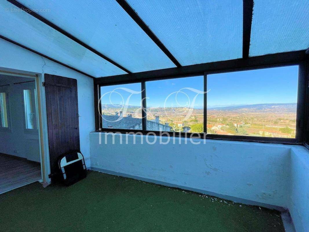 Appartement à BONNIEUX