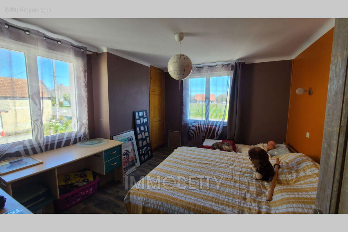 Maison à NAVAILLES-ANGOS