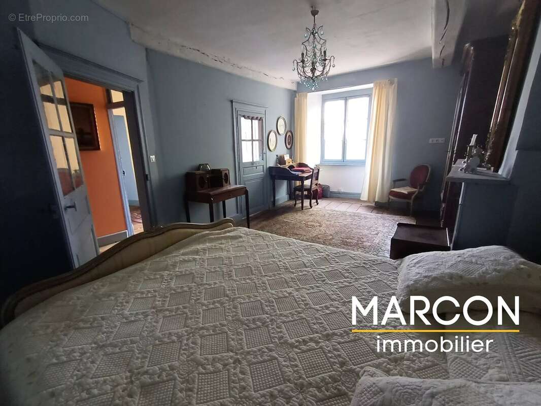 Maison à LE MONTEIL-AU-VICOMTE