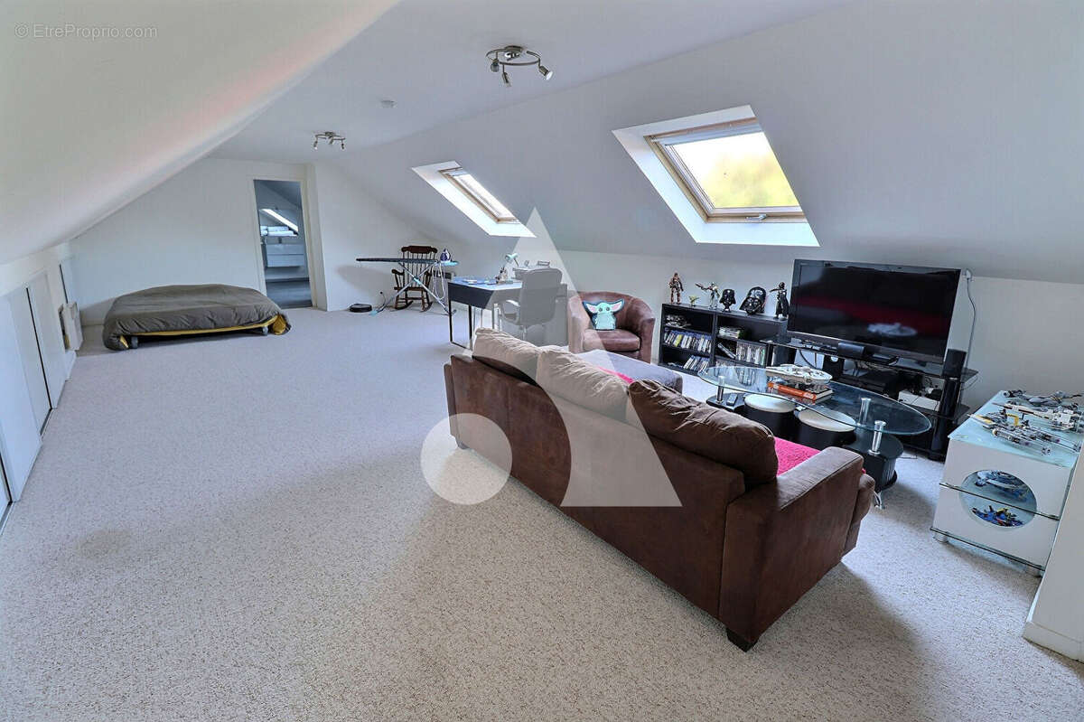 Maison à MERY-SUR-OISE