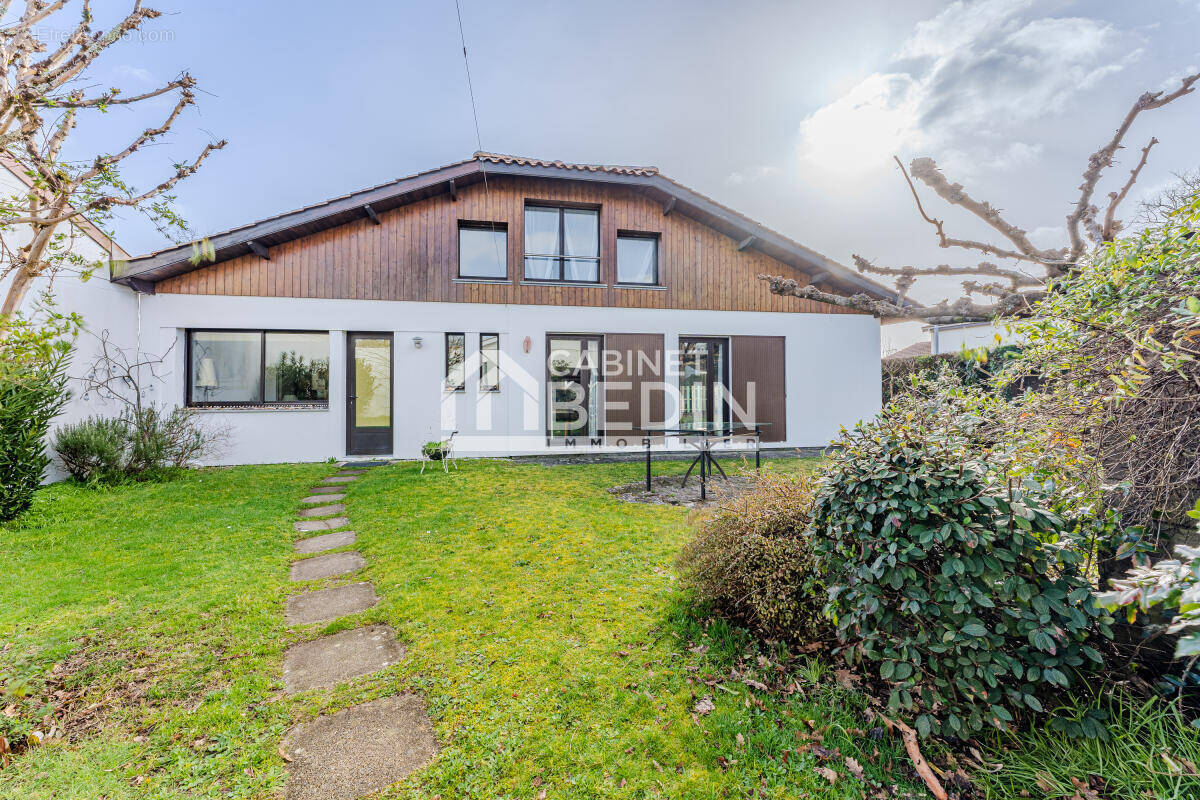 Maison à SAINT-MEDARD-EN-JALLES