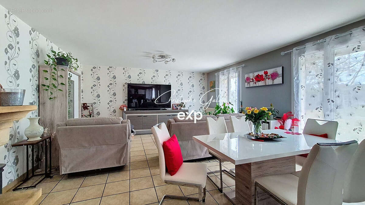 Maison 115 m² à Peyrat-De-Bellac  - photo 3