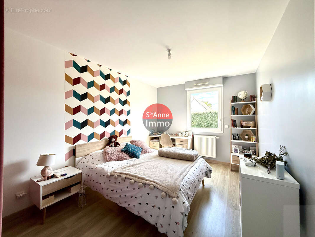 Vrely - pavillon individuelle - 106m2 - plain pied - 3 chambres - garage - jardin - cour - terrasse - photo 9