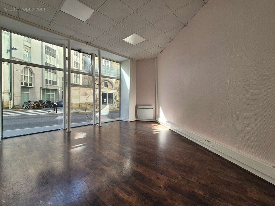 NANTES centre - local professionnel de 103 m² - photo 2