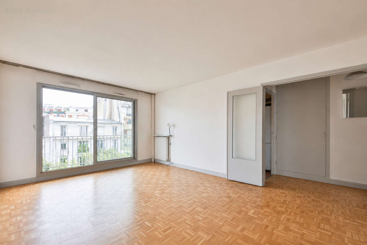 Appartement à PARIS-15E