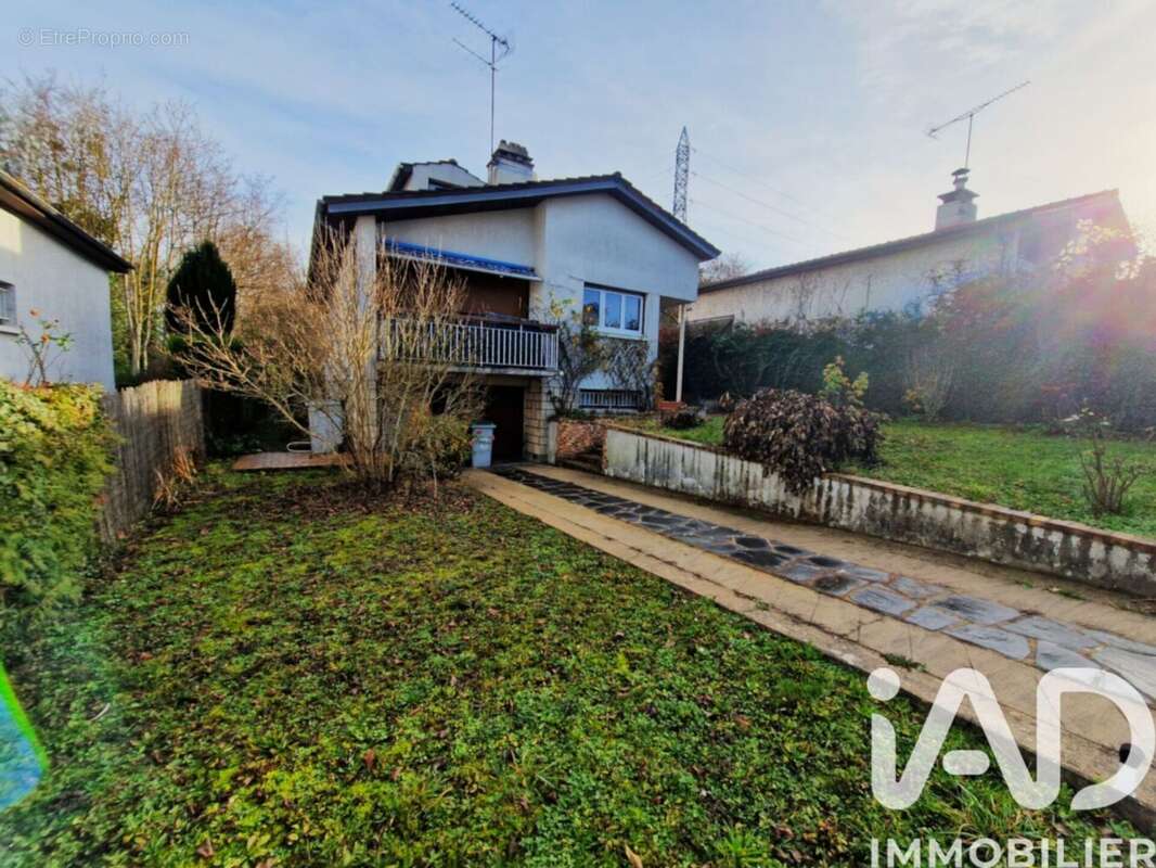 Photo 2 - Maison à BRUNOY