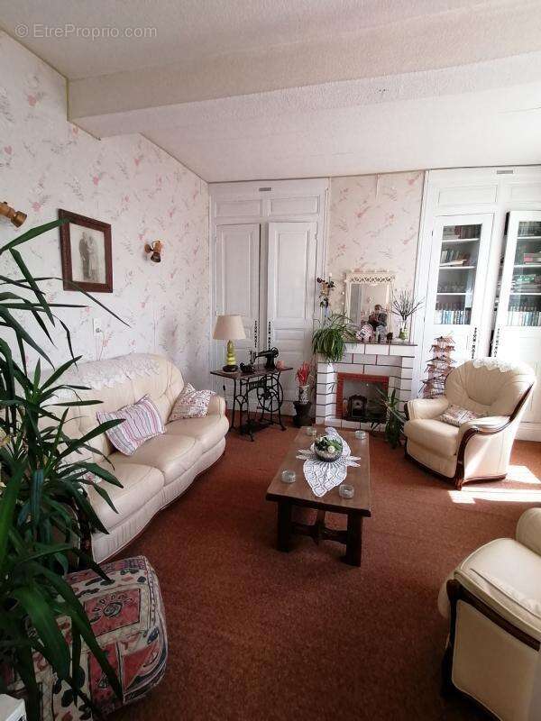 Maison à ORIGNY-SAINTE-BENOITE