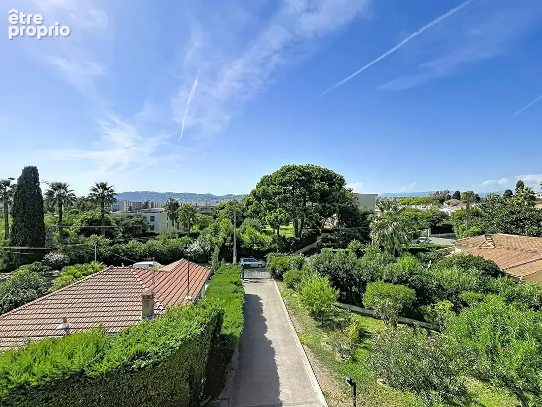 Plage en 5 min à pied - 3p - Rénové avec terrasse, garage et cave - étage - ascenseur - photo 9