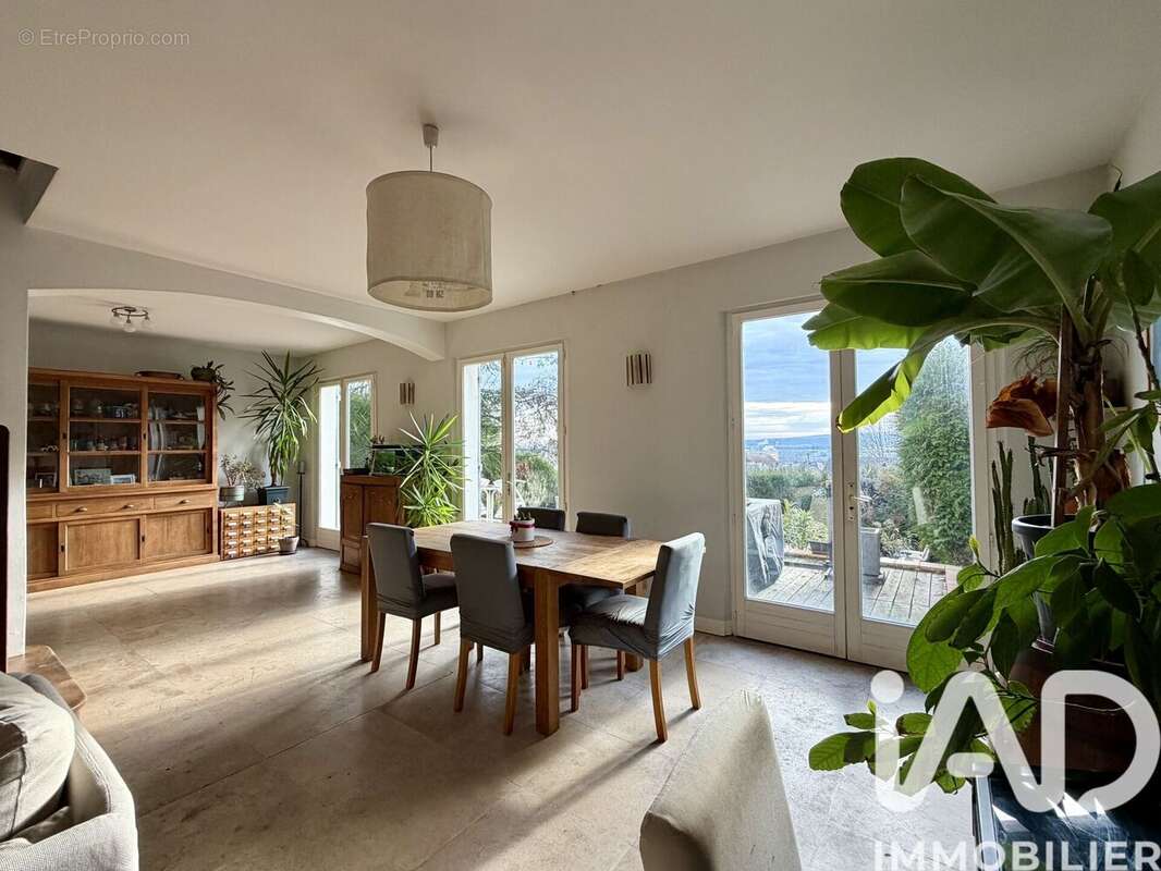 Photo 2 - Maison à JUZIERS