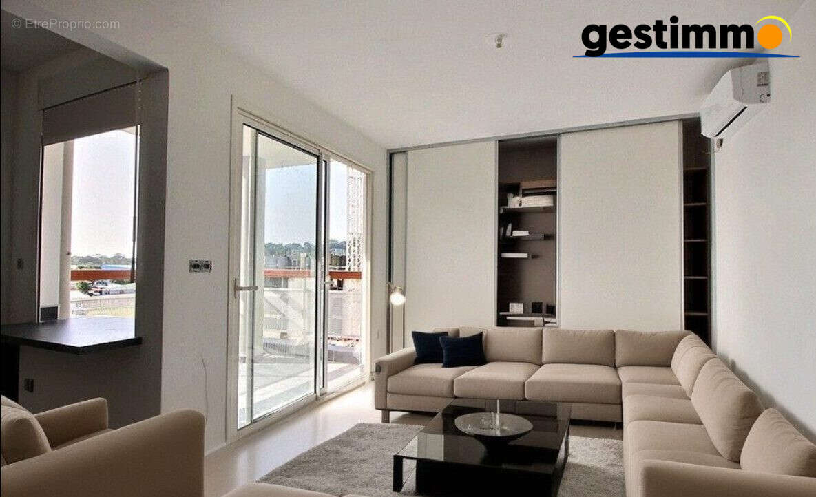 salon meublé grace à l IA - Appartement à CAYENNE