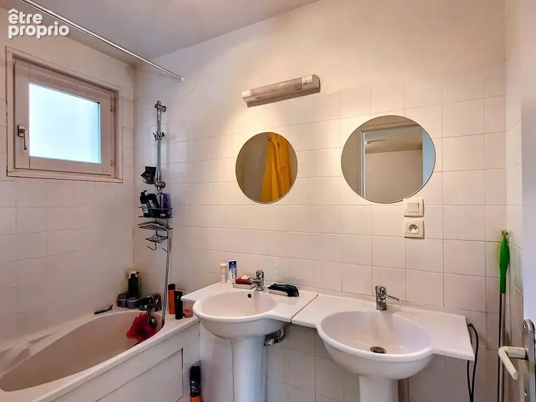 F4 Triplex 119 m² esprit maison avec garage - Plein centre Le Puy-en-Velay - photo 4