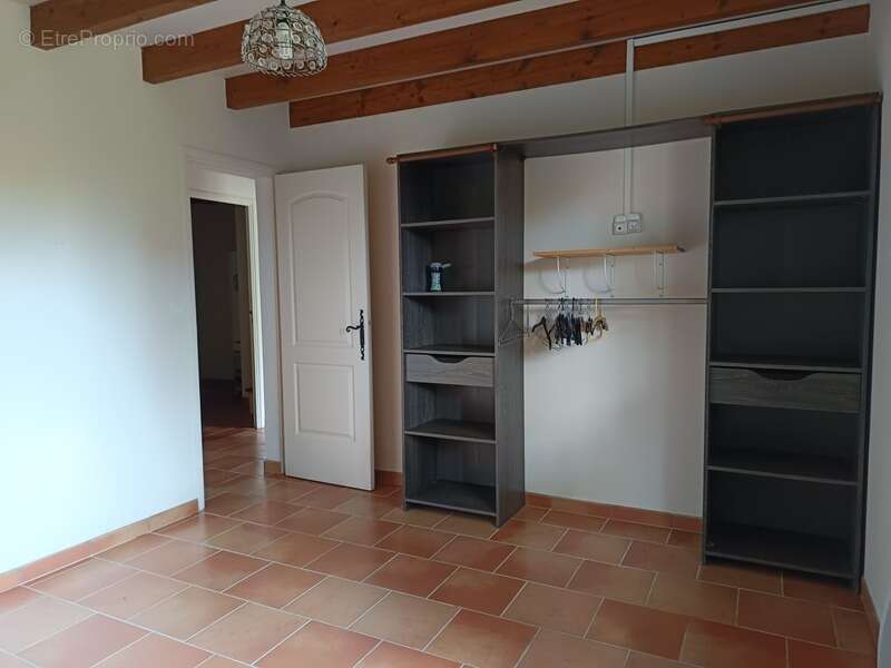 Propriété d'Exception : 2 Maisons, 450 m² de Dépendances et 6 Hectares de Terres - photo 9
