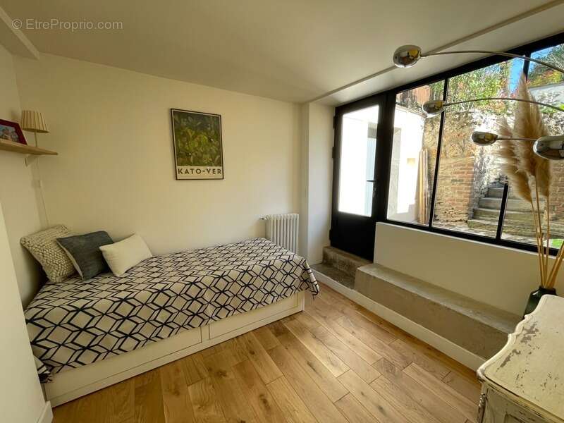 Maison à LA CELLE-SAINT-CLOUD