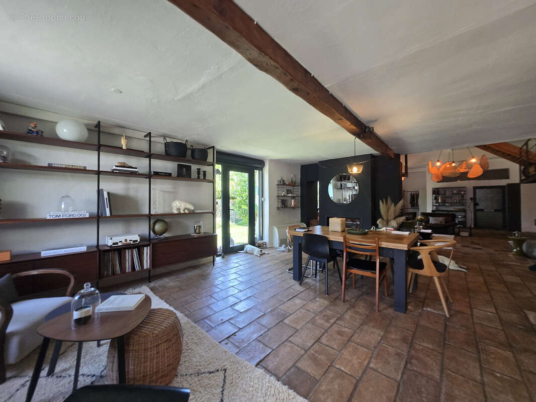 Maison en pierre beaucoup de charme - photo 11