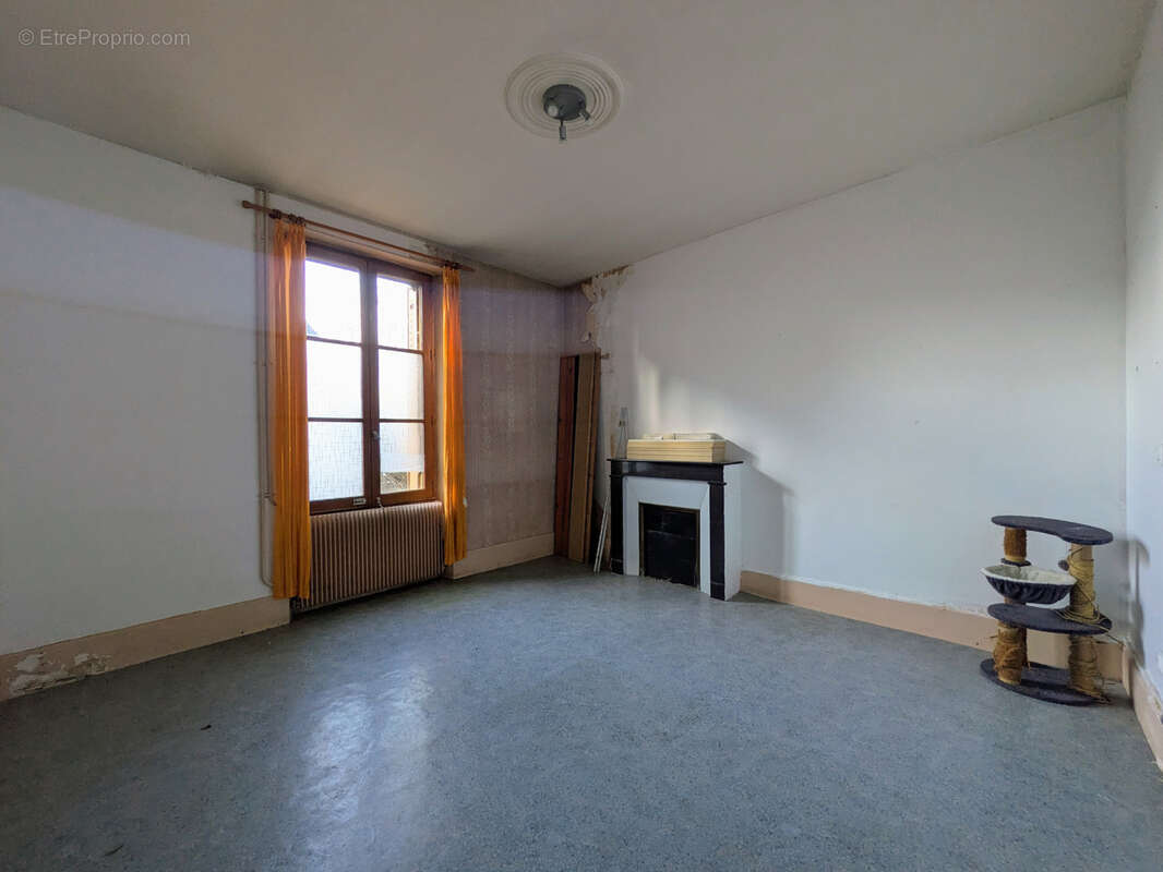 Maison à CHALETTE-SUR-LOING