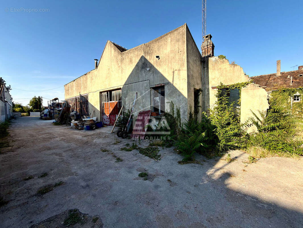 Local commercial 373m² à égreville - photo 17
