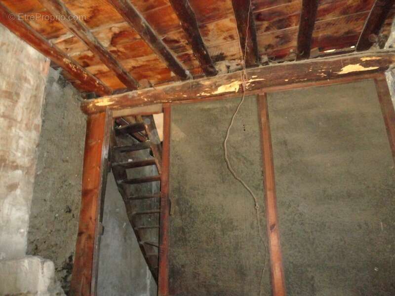 Dpt Pyrénées Orientales (66), à vendre JUJOLS Maison pierres 8 pièces 207 m² à rénover complètement sur terrain 185 m² - photo 8