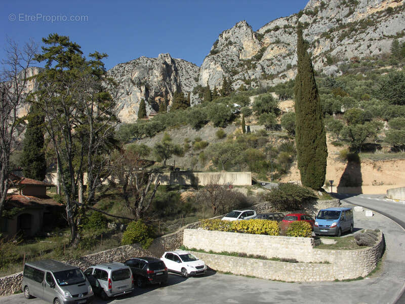 Commerce à MOUSTIERS-SAINTE-MARIE