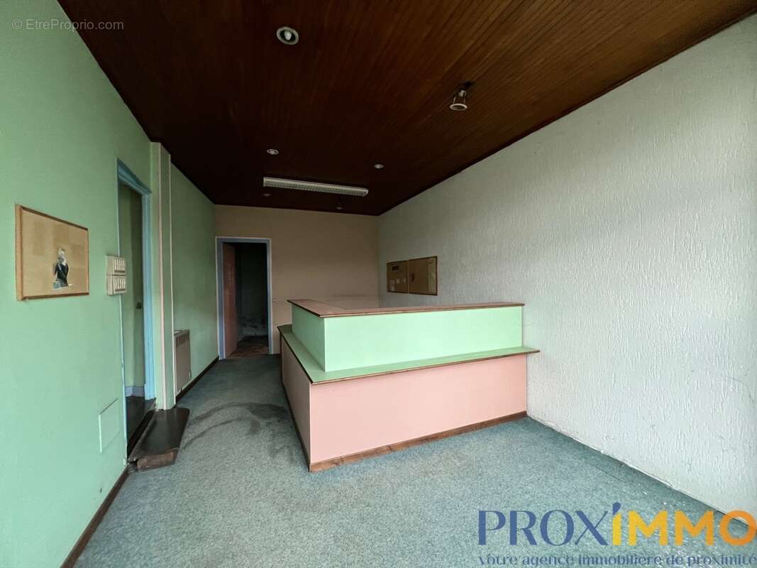 Commerce à SAINT-ETIENNE-DE-SAINT-GEOIRS