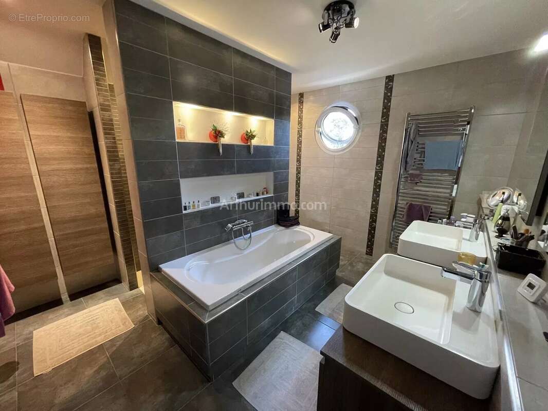 Maison à SOISY-SUR-SEINE