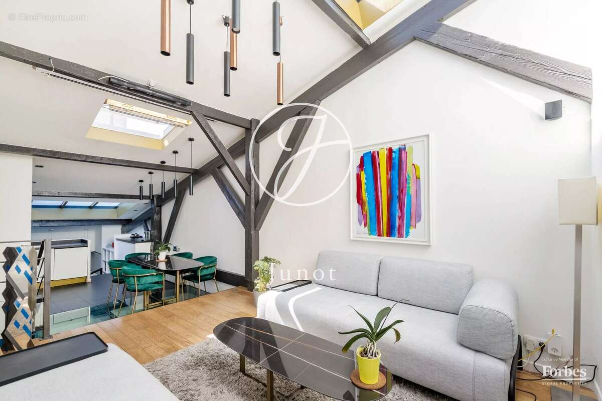 Appartement à PARIS-17E