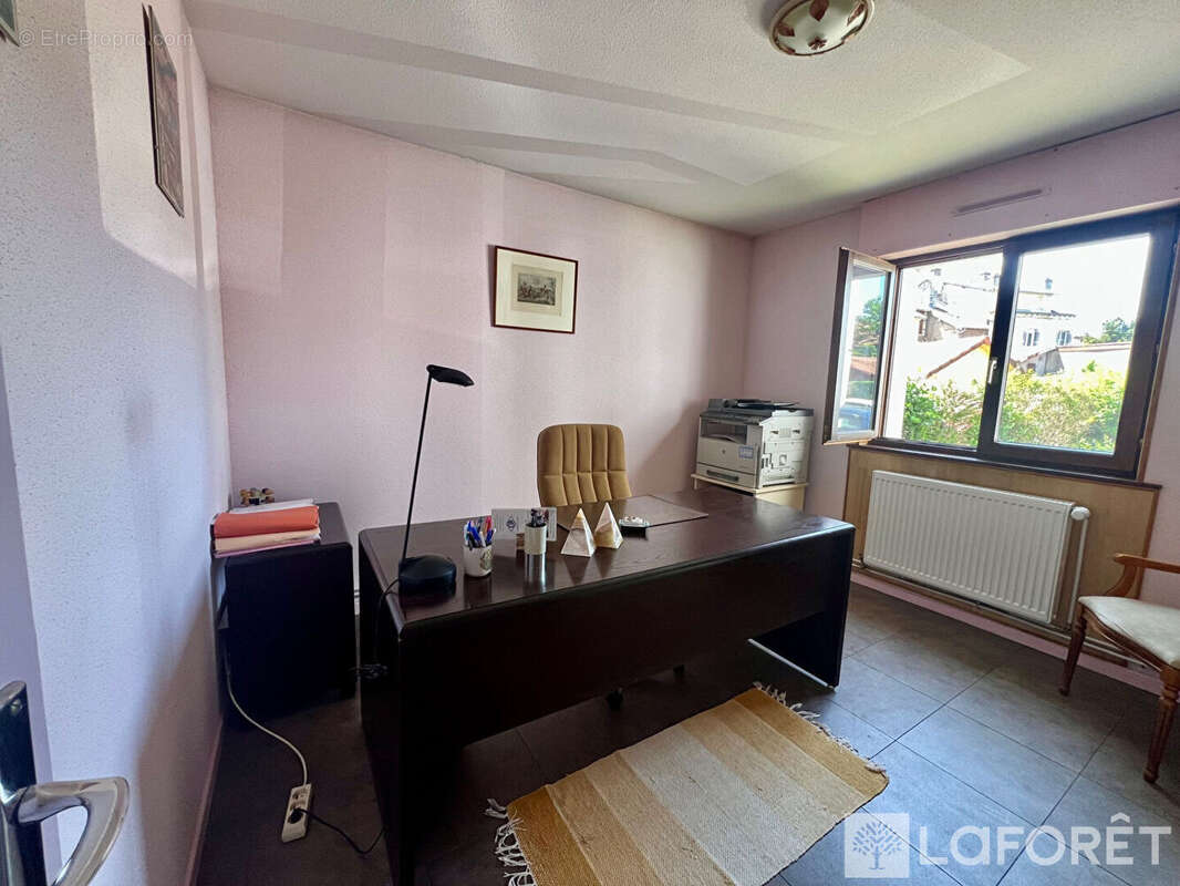 Appartement à THAON-LES-VOSGES