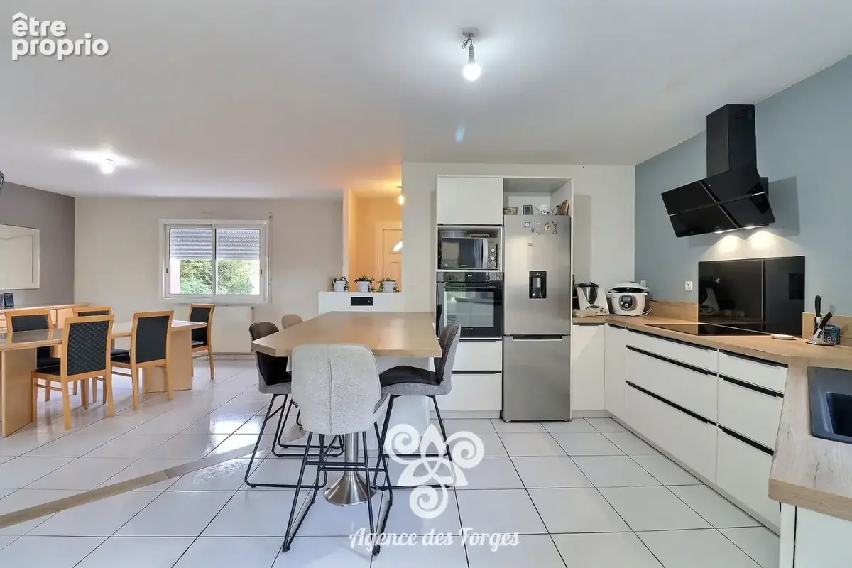 Maison de 132m² / 4 chambres / sous sol / Bégrolles En Mauges - photo 2