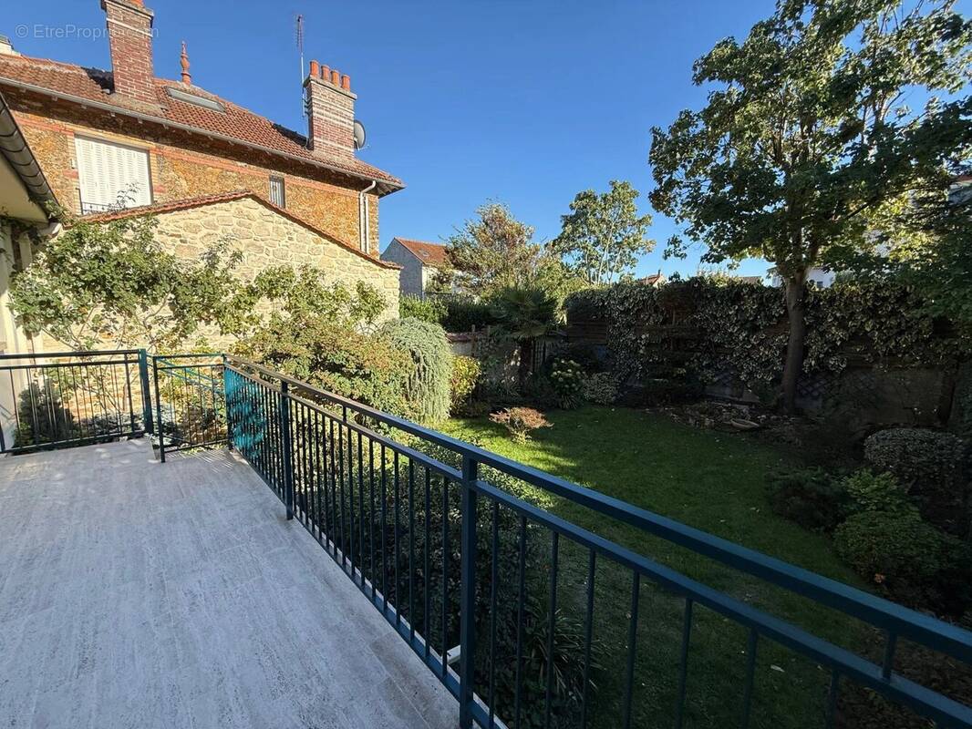 Maison à SAINT-MAUR-DES-FOSSES