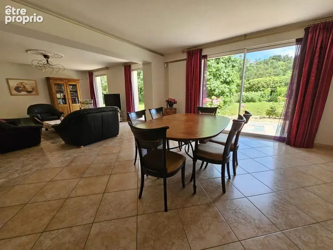 Maison familiale, 5 chambres, double garage - photo 3