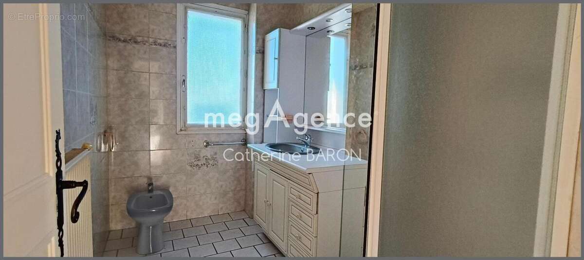 Maison à SAINT-LAURENT-DE-COGNAC