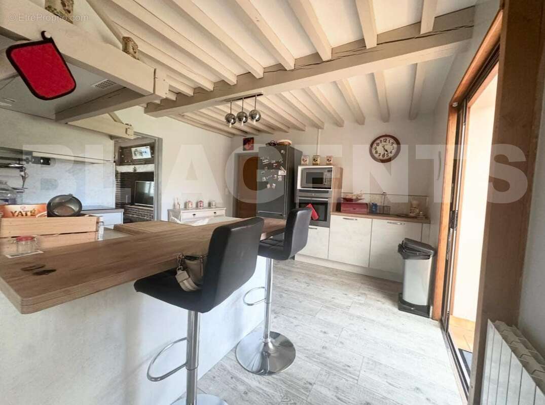 Messenger_creation_BCE12B1B-24A8-450C-9595-C3272C623F47 - Maison à BELLEVILLE-SUR-MER