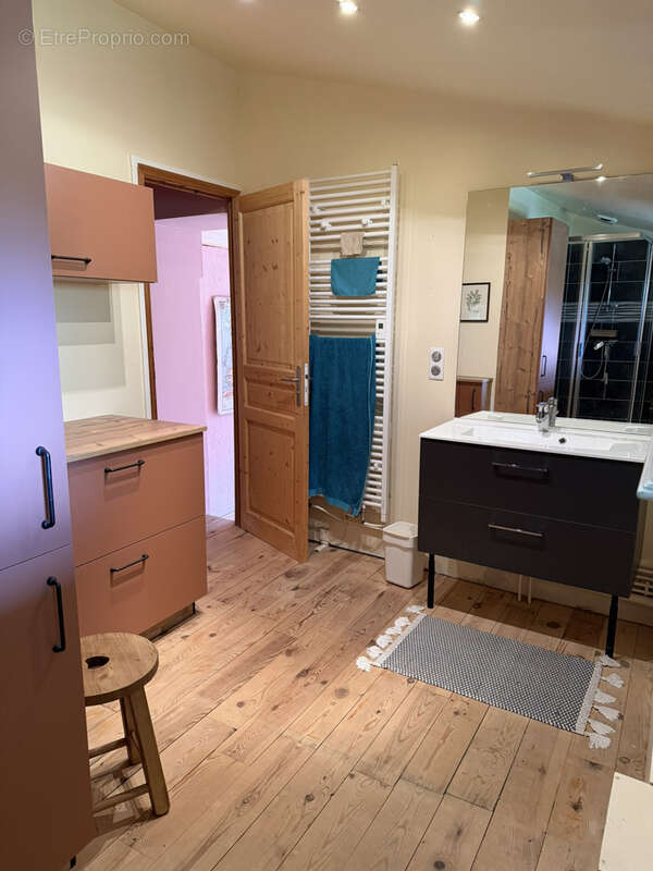 Maison à AUGEROLLES