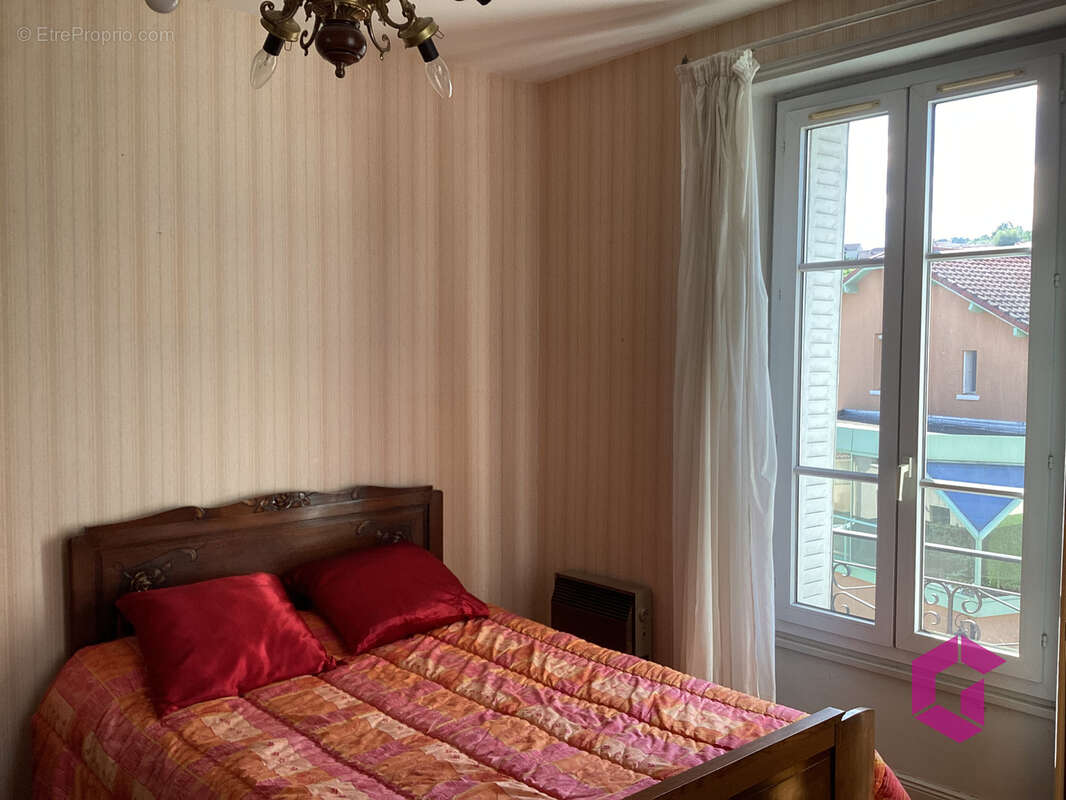 EN EXCLUSIVITE ! appartement traversant au 2ème et dernier étage, à rénover,  avec cave et grenier - photo 9